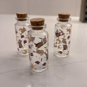 Pusheen Box exclusive!🩶 set of 3 small bottles. Featuring witch Pusheen design